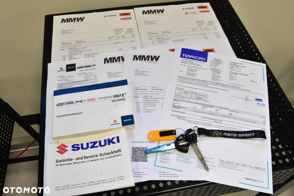 Suzuki GSX - 16