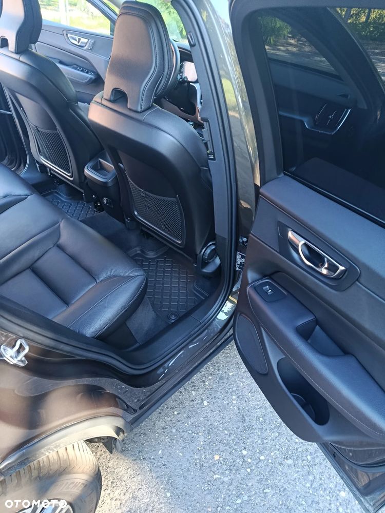 Volvo XC 60 B4 D Momentum Pro - 14