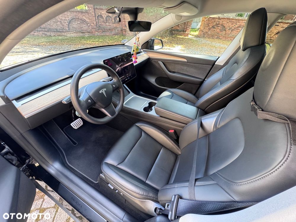 Tesla Y Performance AWD - 4
