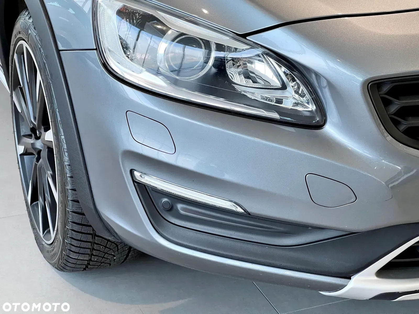 Volvo V60 Cross Country - 10