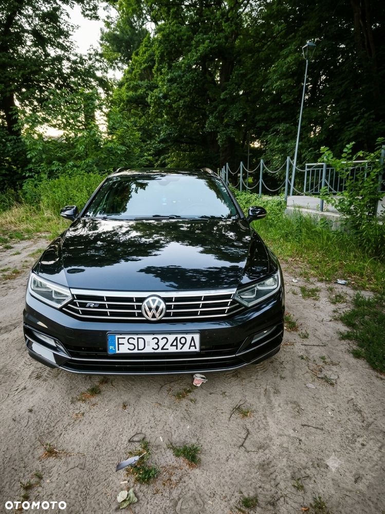 Volkswagen Passat - 1