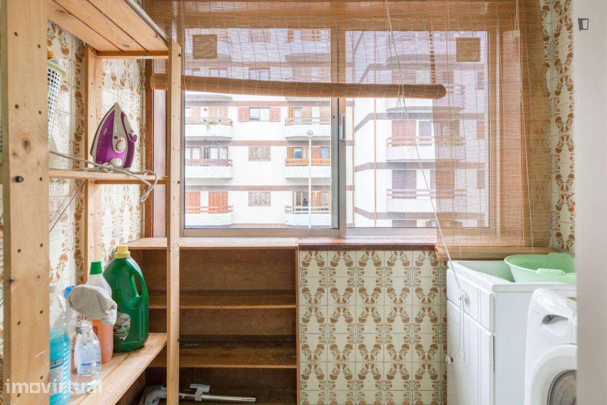 Quarto - localizado em Santa Marinha Porto - Grande imagem: 5/23