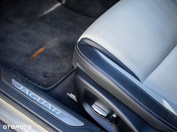 Jaguar XF 2.0 P300 AWD 300 Sport - 12
