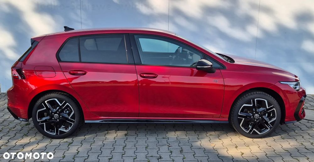 Volkswagen Golf VIII 1.5 TSI R-Line Plus - 4