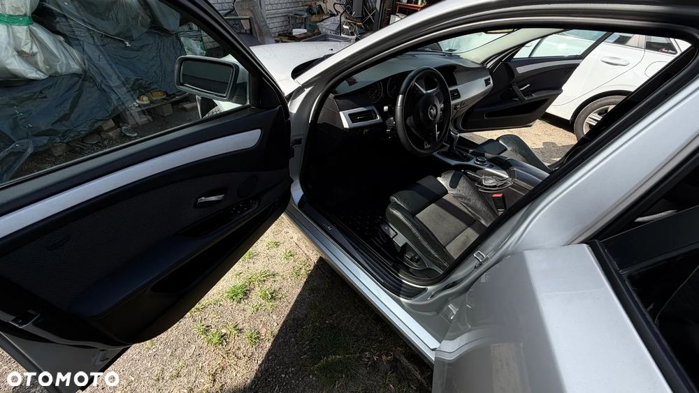 BMW Seria 5 520i - 37
