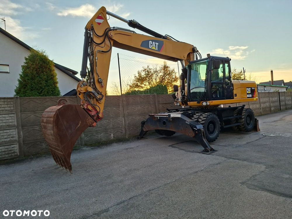 Caterpillar CAT M 322 D - 14