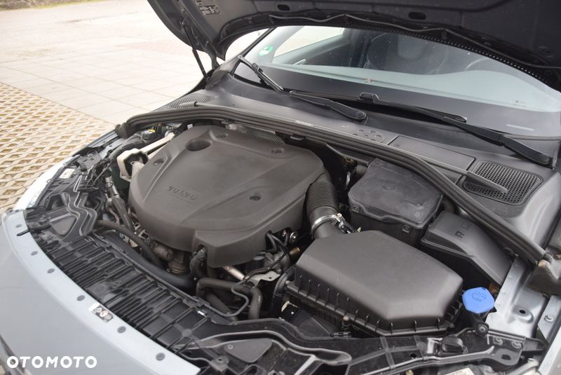 Volvo V60 D4 Geartronic RDesign - 39