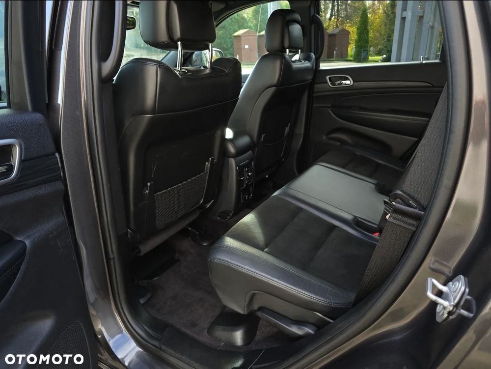 Jeep Grand Cherokee - 18