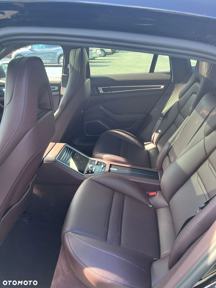 Porsche Panamera 4 Platinum Edition - 2