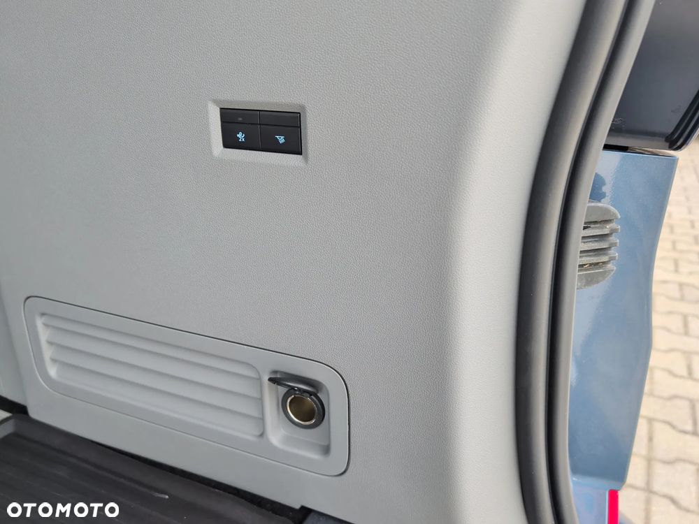 Ford Tourneo Custom - 35