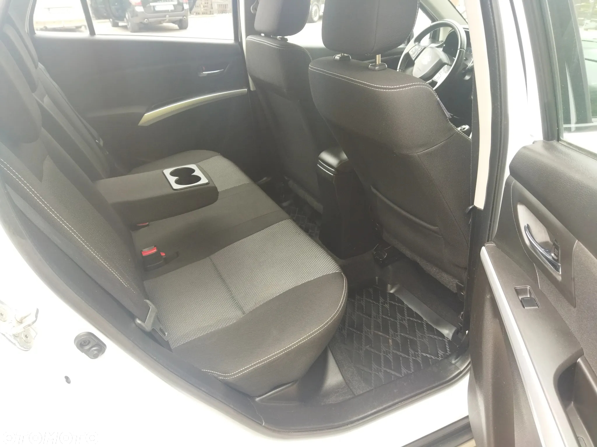 Suzuki SX4 S-Cross 1.6 DDiS Comfort - 12