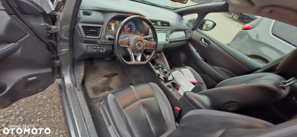 Nissan Leaf 40 kWh TEKNA - 16