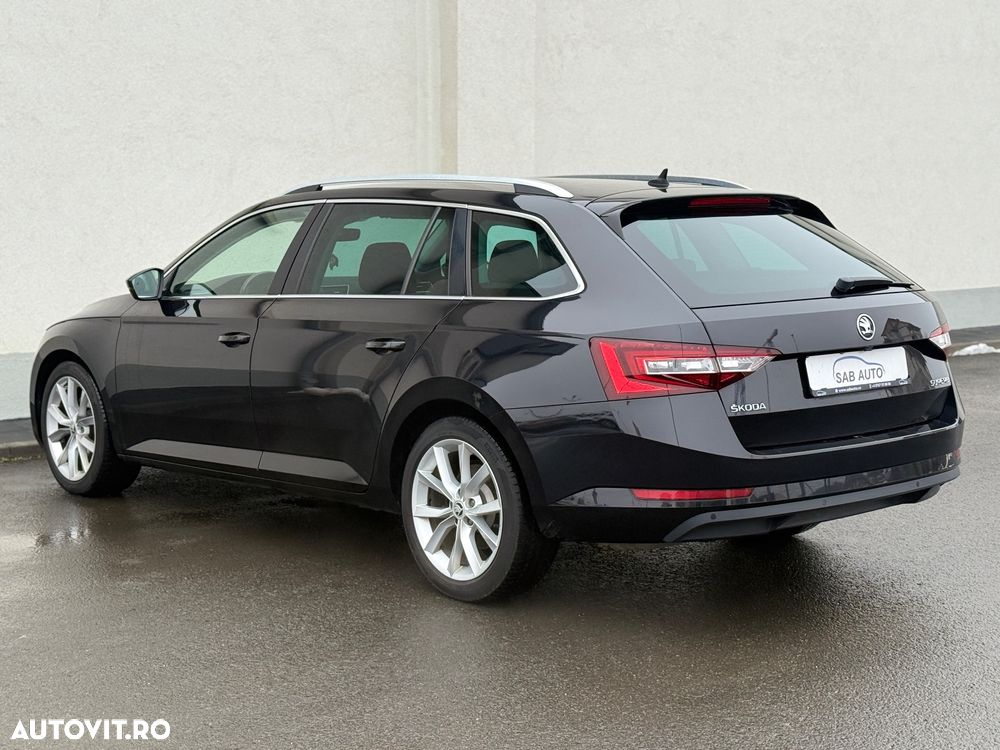 Skoda Superb 2.0 TDI DSG Premium Edition - 27