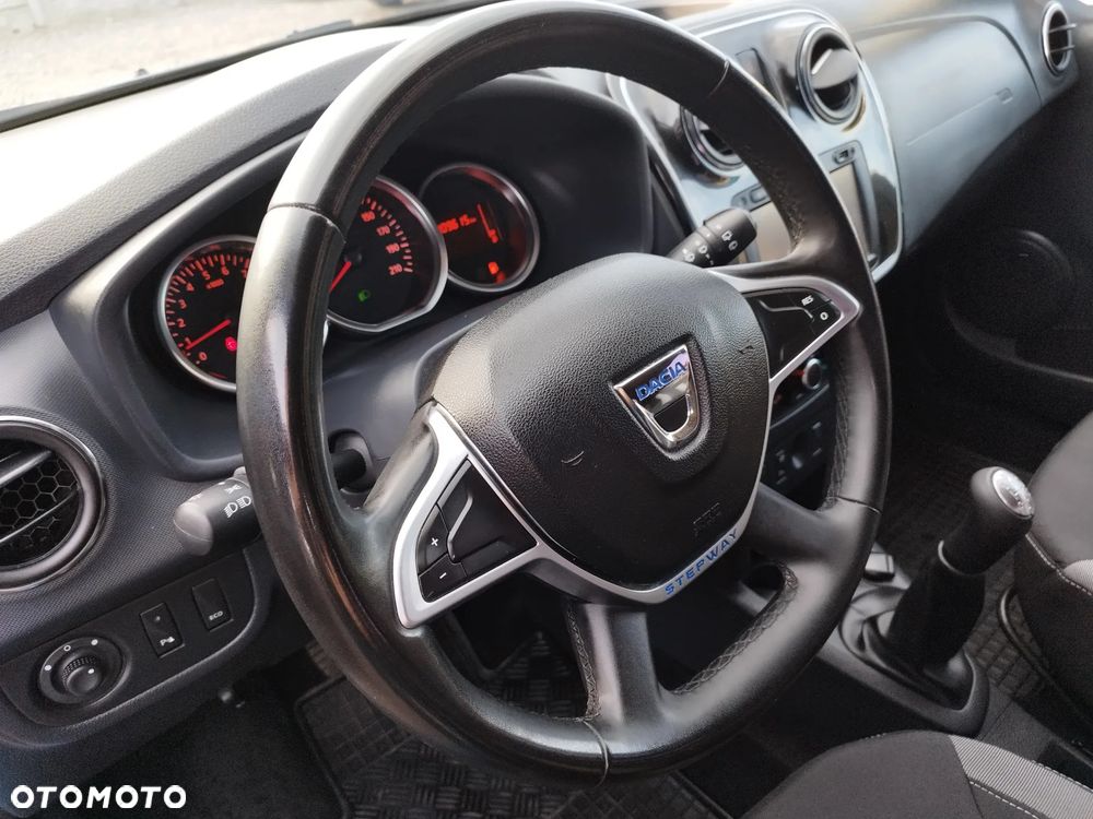 Dacia Sandero 0.9 TCe Laureate S&S EU6 - 14