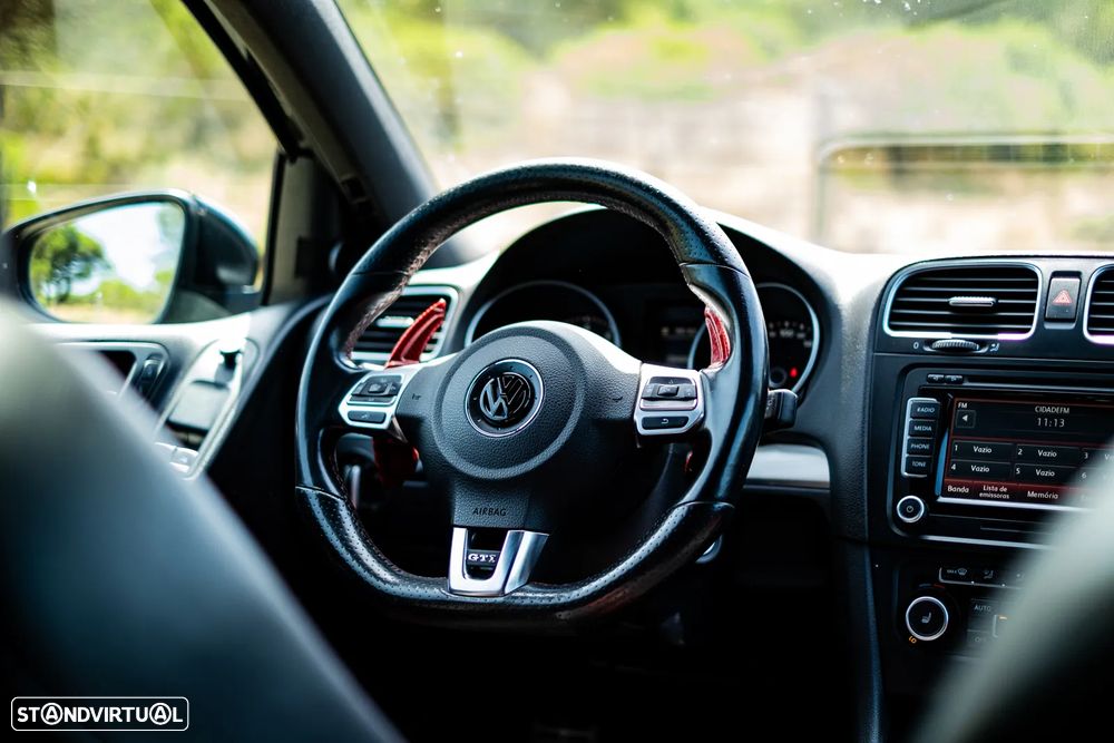 VW Golf 2.0 GTI DSG adidas - 24