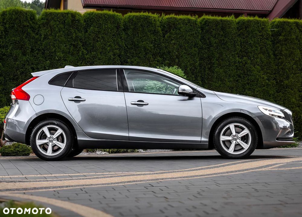 Volvo V40 D2 Drive-E Momentum - 12
