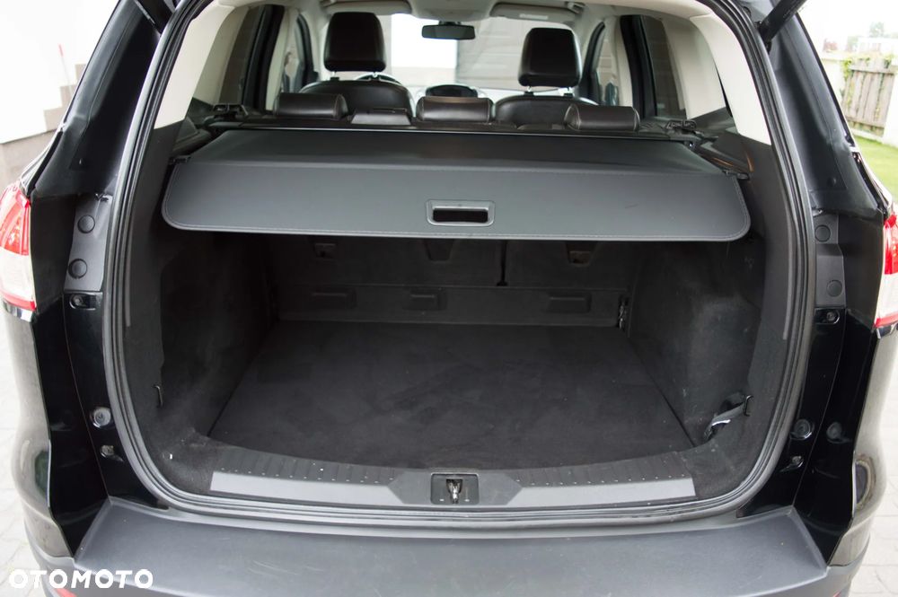Ford Kuga 2.0 TDCi 2x4 Titanium - 38