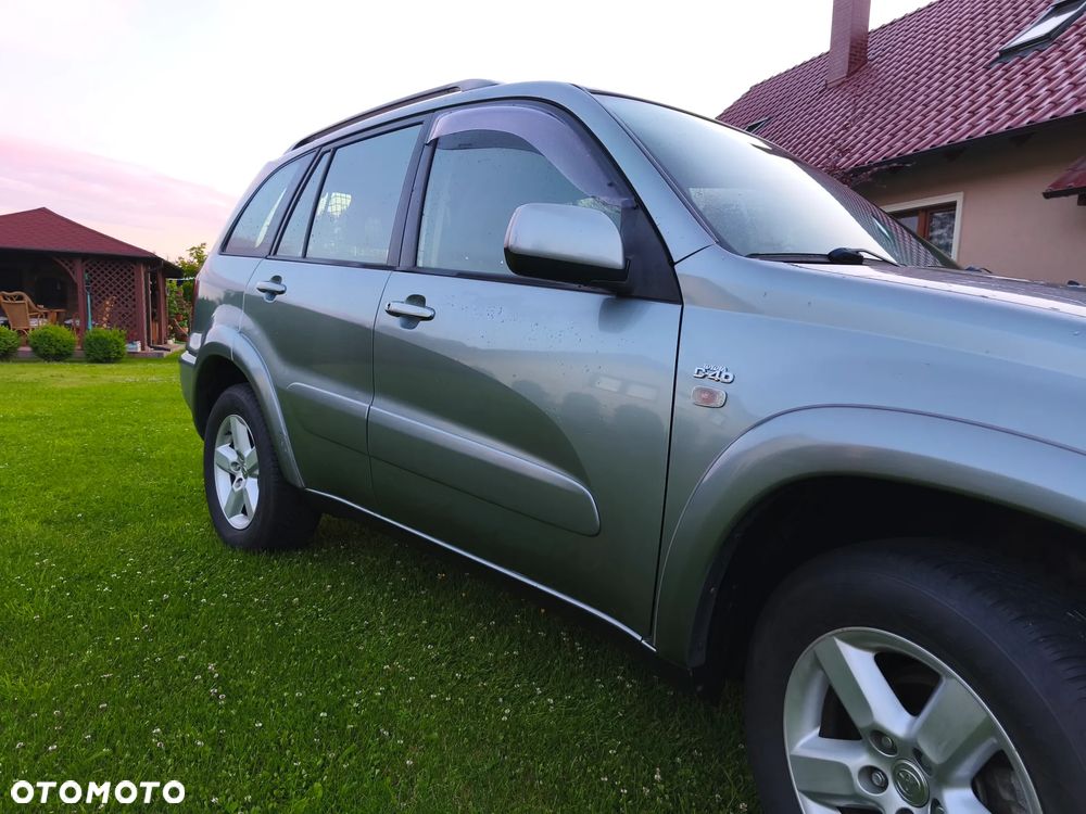 Toyota RAV4 2.0 D-4D 4x4 - 10