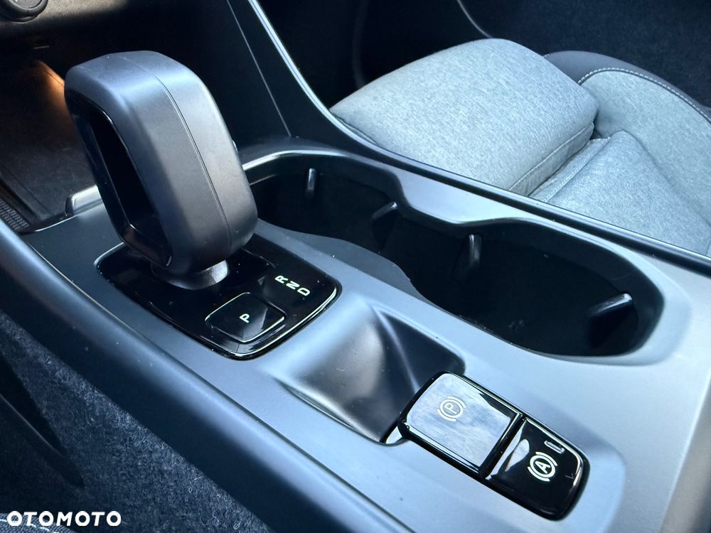 Volvo XC 40 B3 B DKG Plus Dark - 37