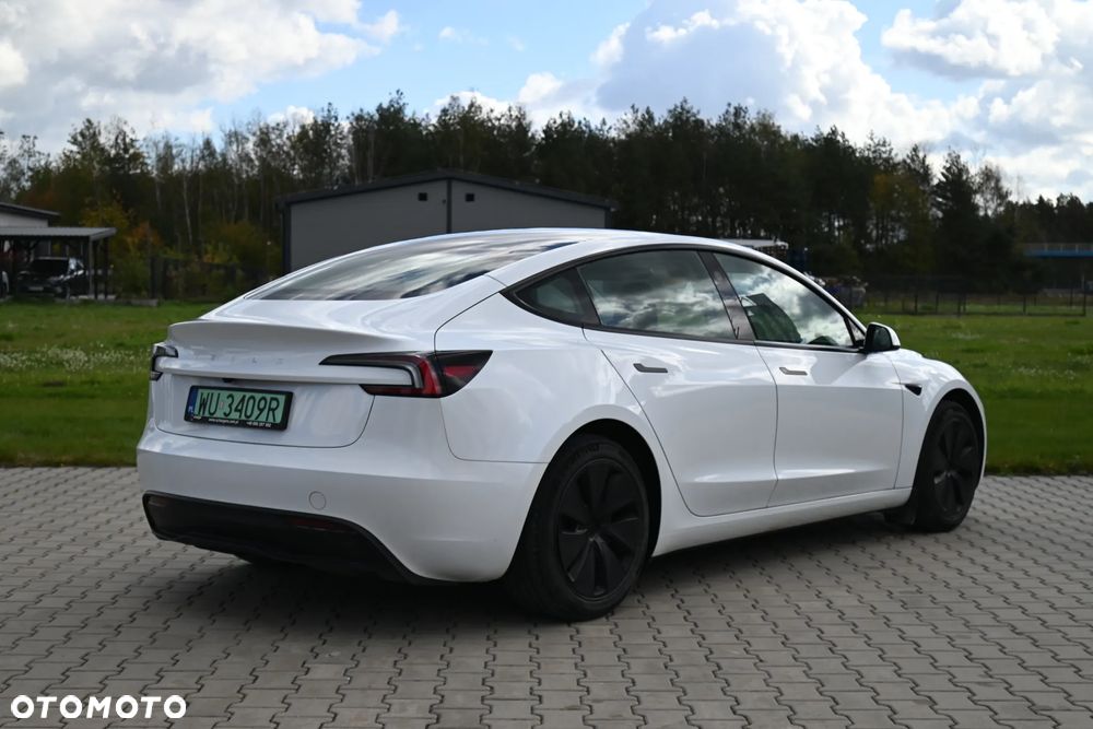 Tesla Model 3 - 25