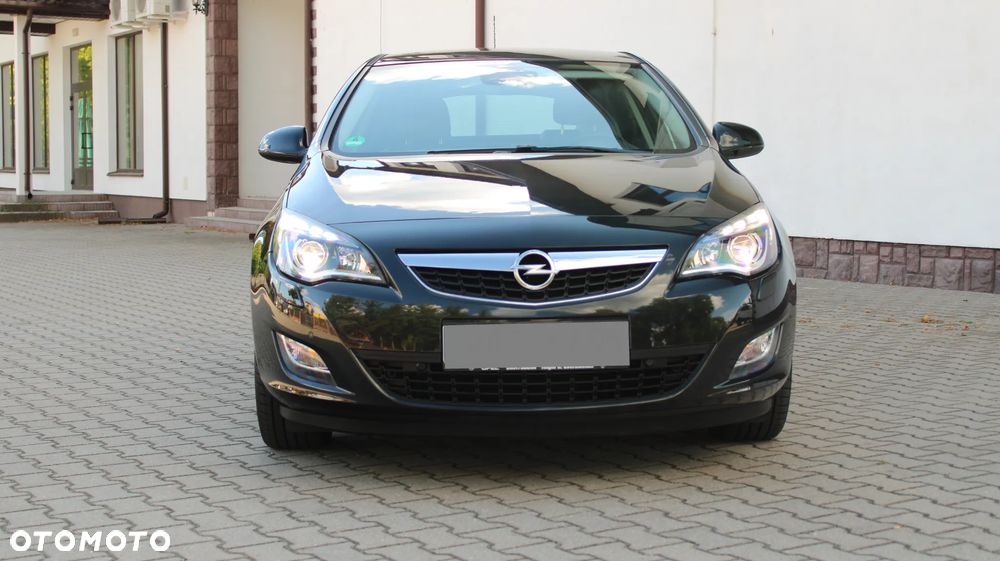 Opel Astra 1.4 Turbo Cosmo - 2