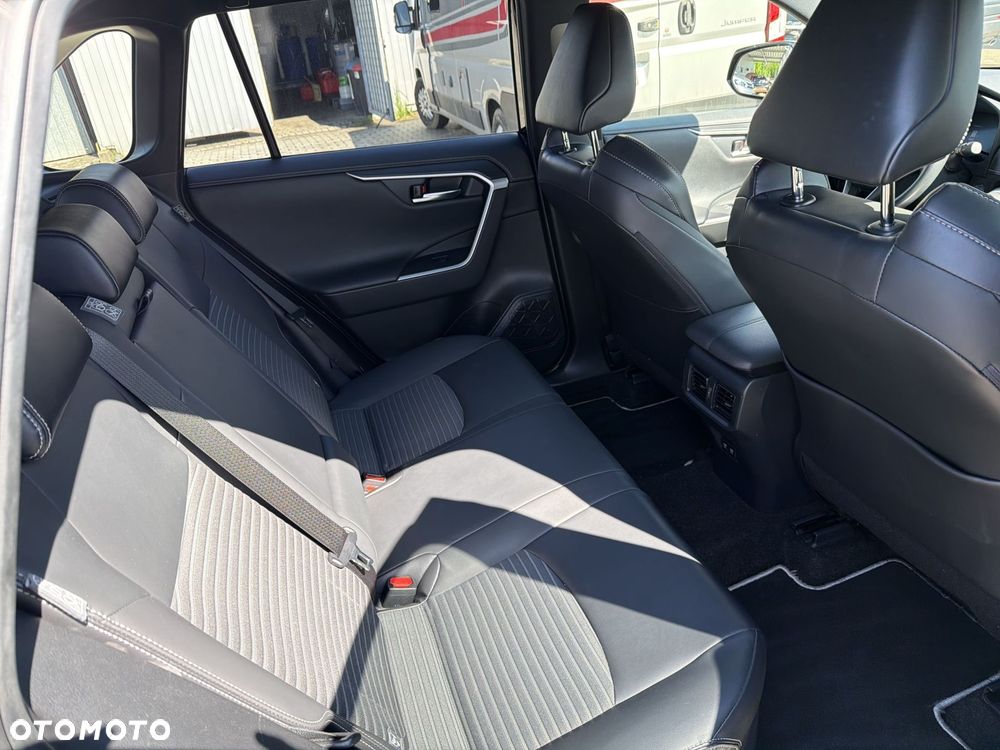 Toyota RAV4 - 11