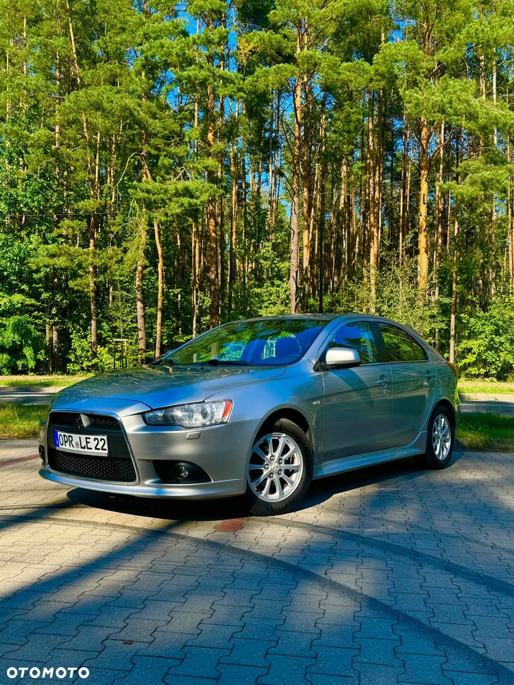 Mitsubishi Lancer 1.6 Inform - 1