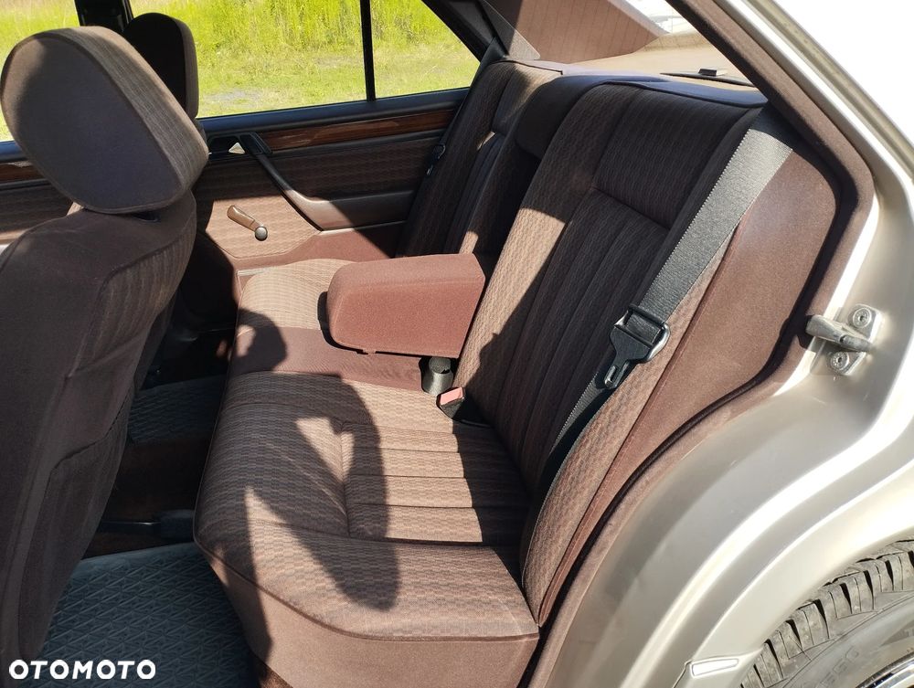 Mercedes-Benz W124 (1984-1993) - 2