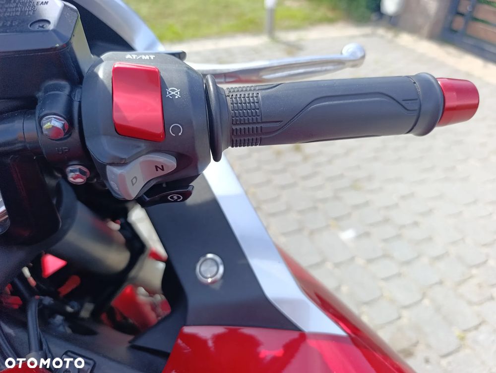 Honda VFR - 16