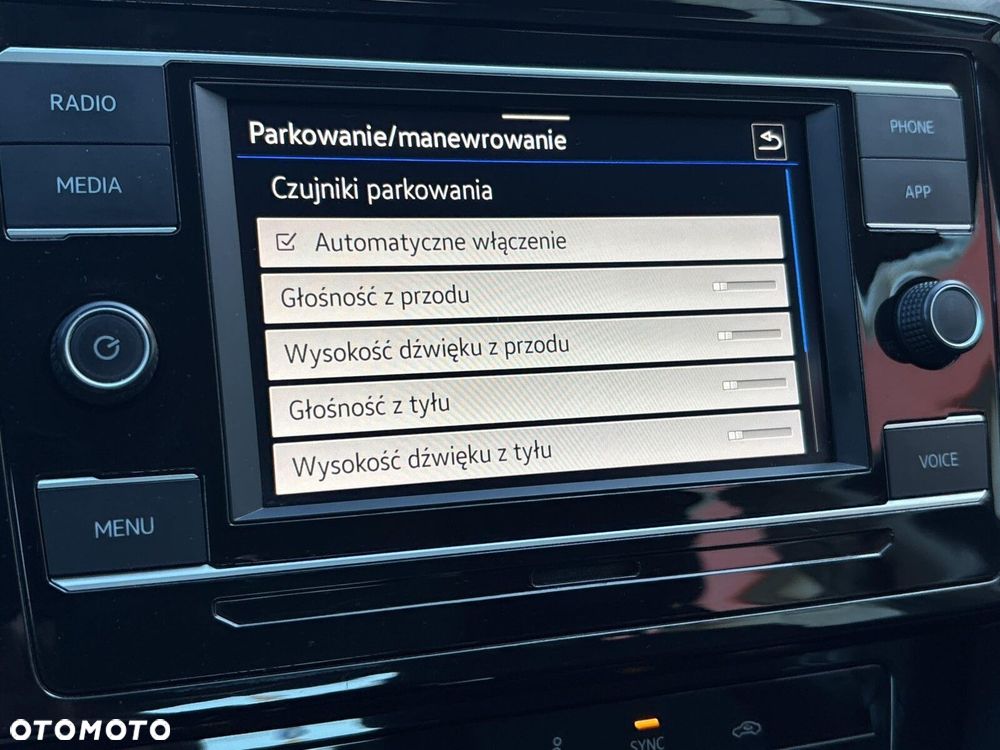Volkswagen Passat - 25