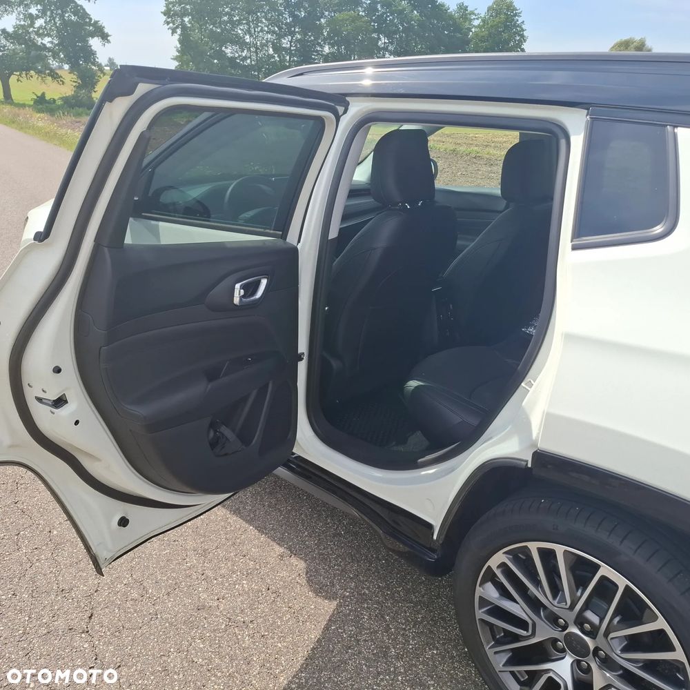 Jeep Compass - 23
