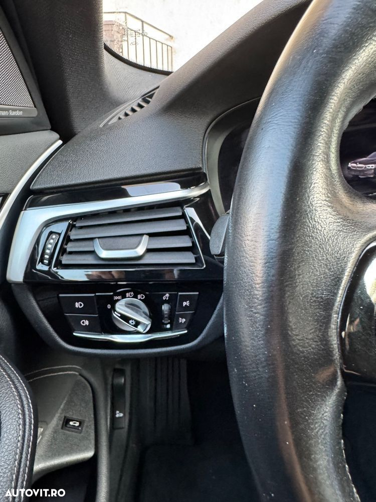 BMW Seria 5 520d EfficientDynamics Edition AT - 38