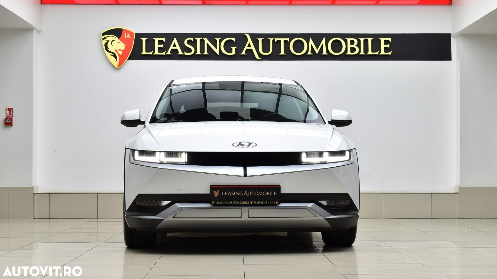 Hyundai IONIQ - 3