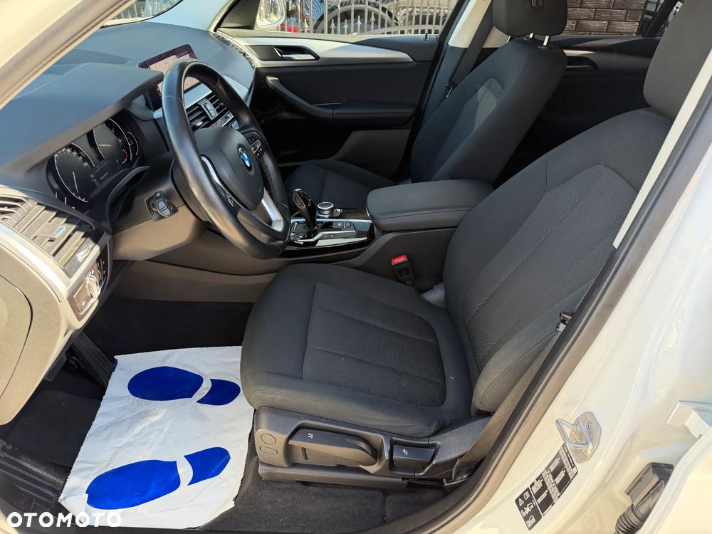 BMW X3 xDrive20i GPF Advantage - 11