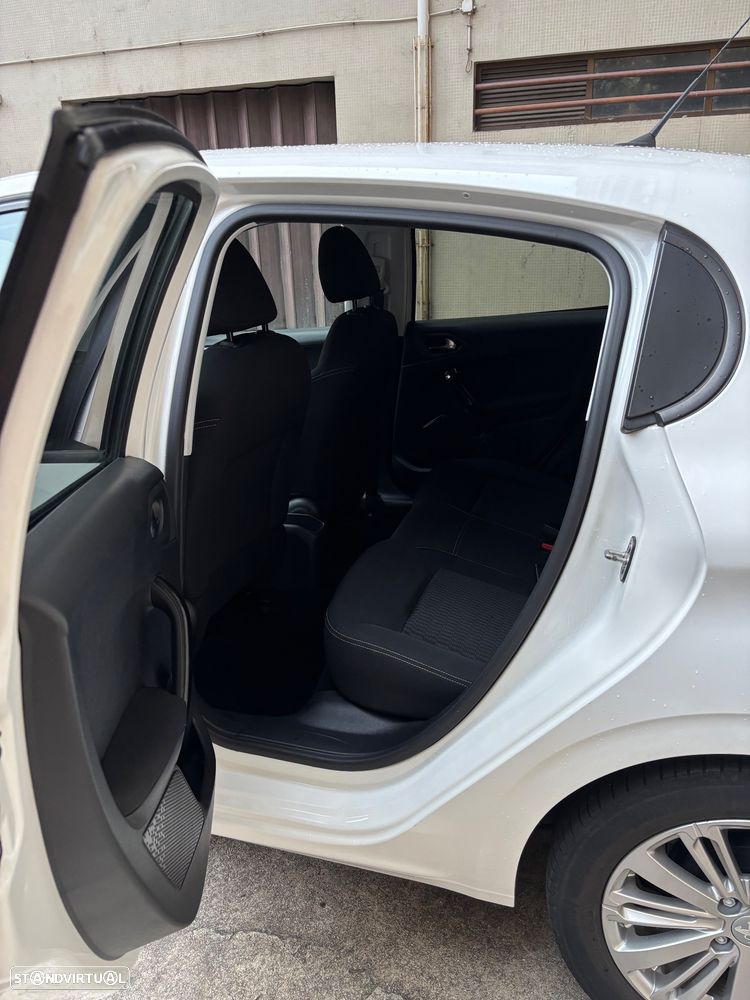 Peugeot 208 1.2 PureTech Style - 18