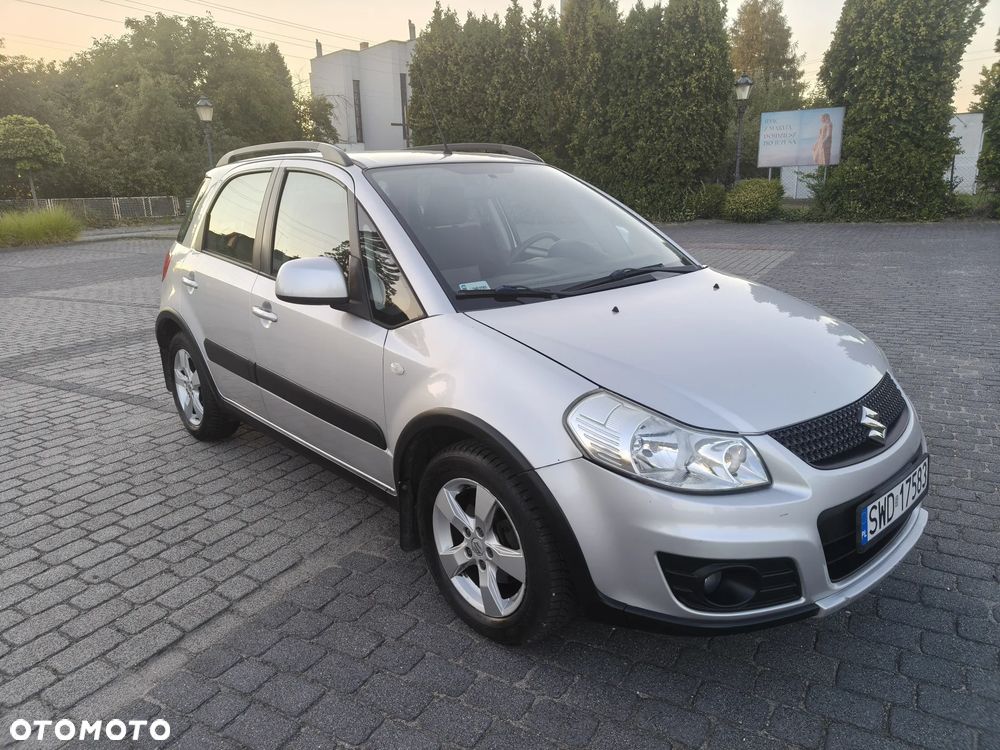 Suzuki SX4 1.6 Comfort Plus - 9