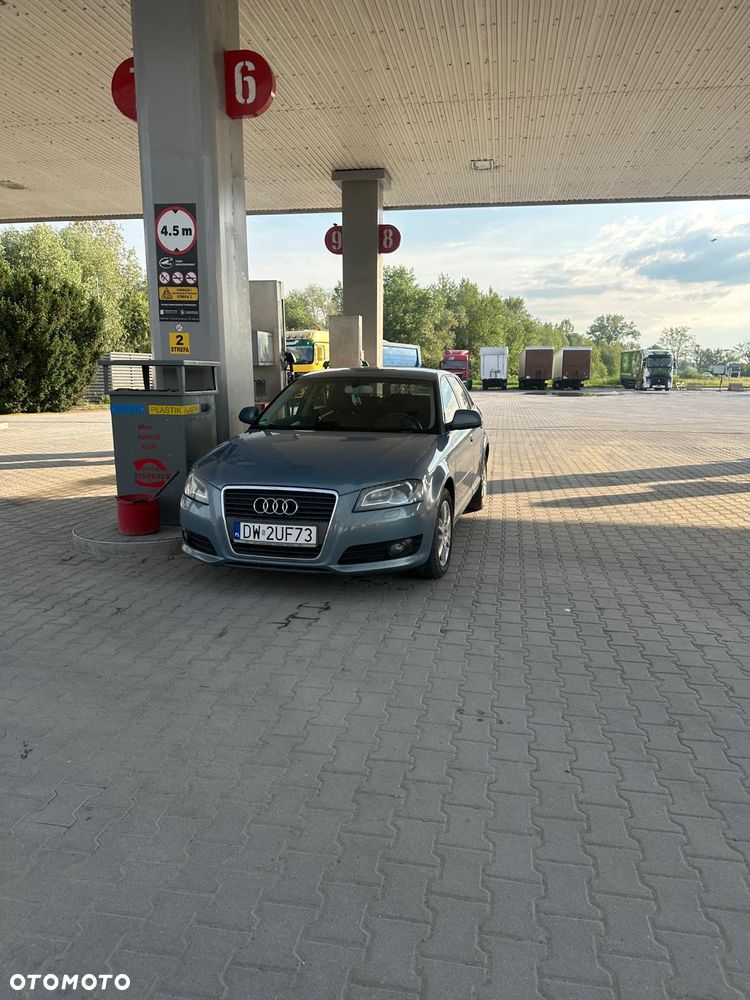 Audi A3 Sportback 2.0 TDI DPF S tronic S line Sportpaket - 6
