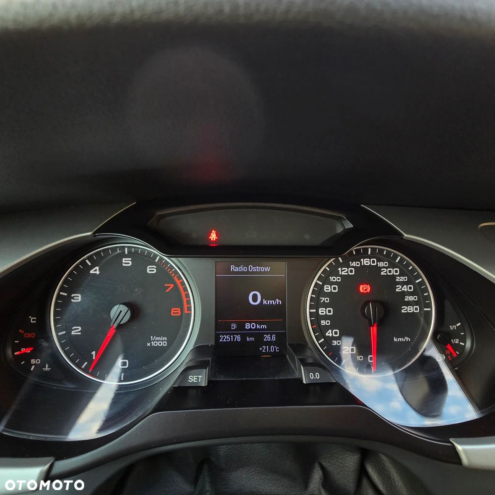 Audi A4 ver-1-8-tfsi-s-line-sportpaket-plus- - 36