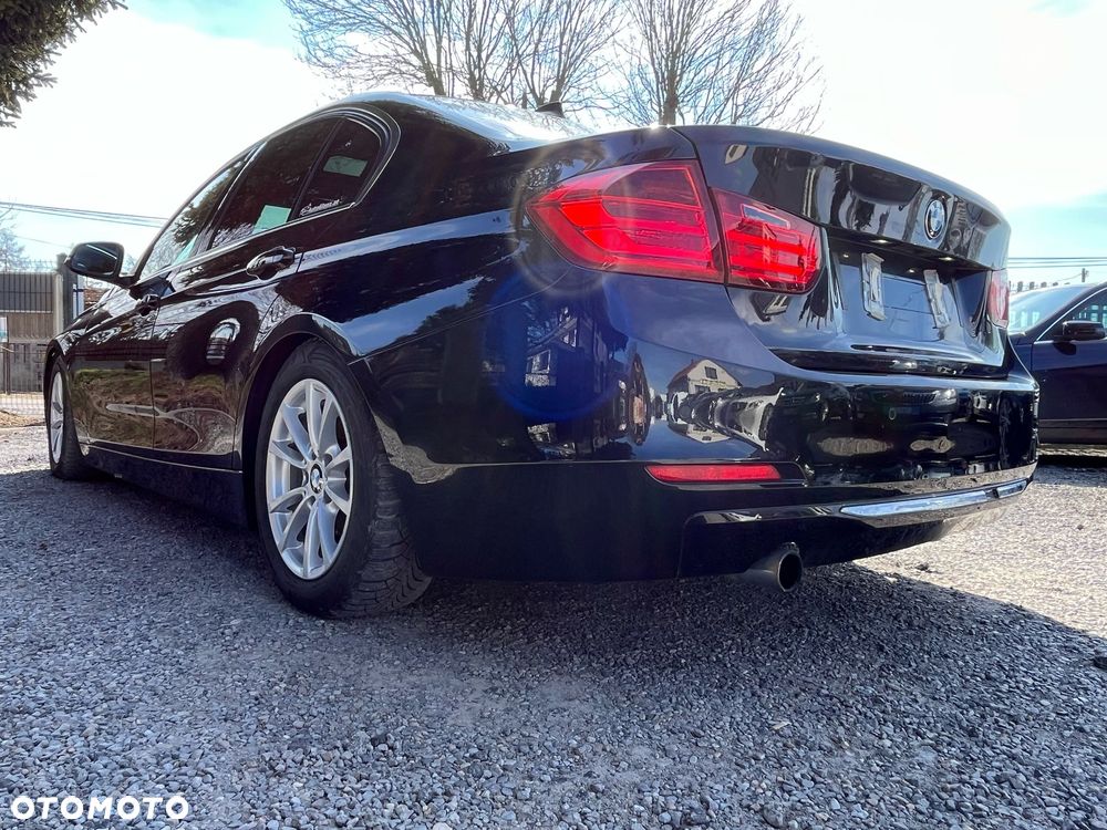 BMW Seria 3 318d xDrive M Sport - 31