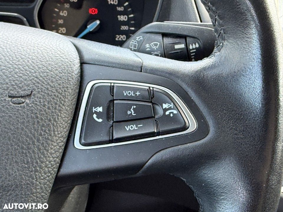 Ford Focus - 16