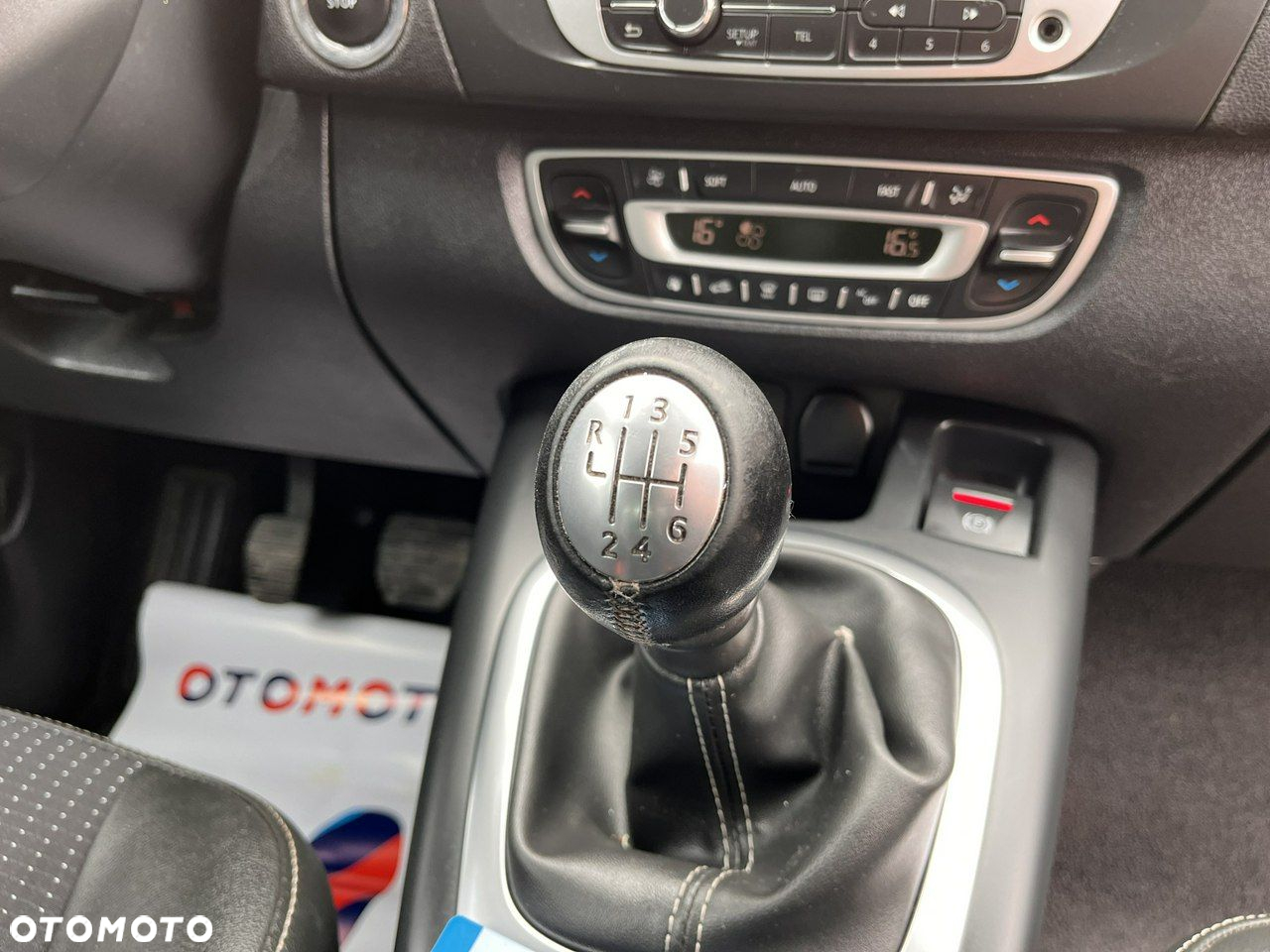 Renault Grand Scenic - 22