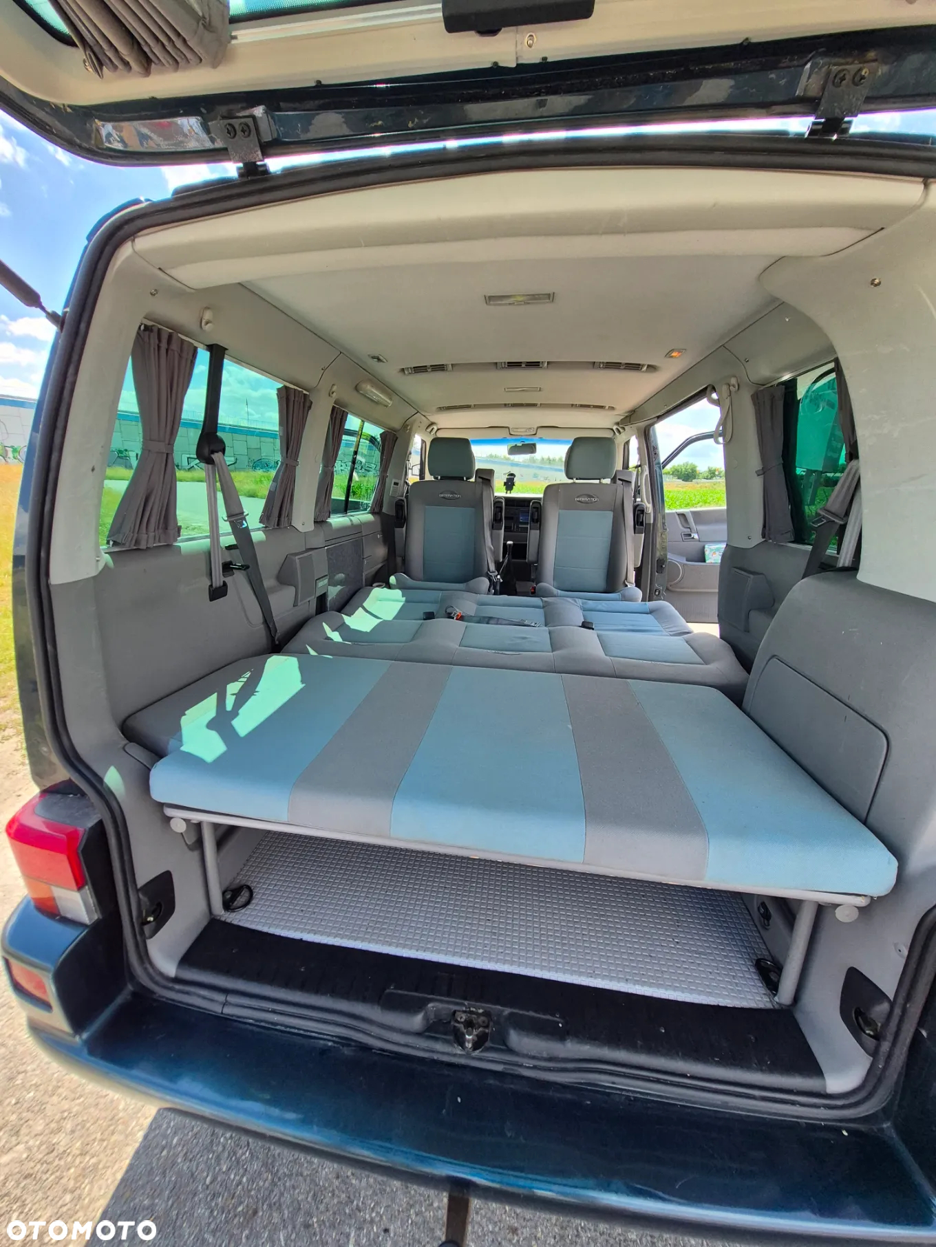 Volkswagen Multivan - 15