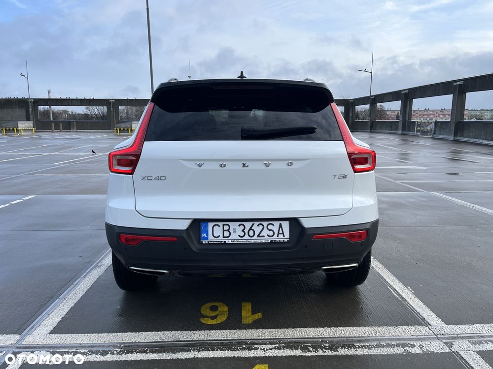Volvo XC 40 T5 AWD R-Design - 5