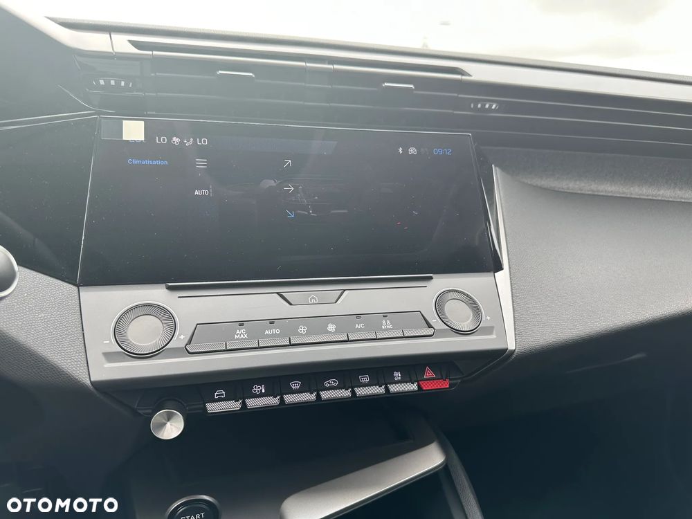 Peugeot 308 1.5 BlueHDi Allure S&S EAT8 - 17