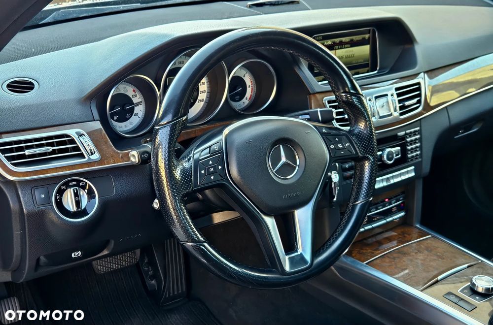 Mercedes-Benz Klasa E 300 CDI DPF BlueEFFICIENCY 7G-TRONIC Avantgarde - 15
