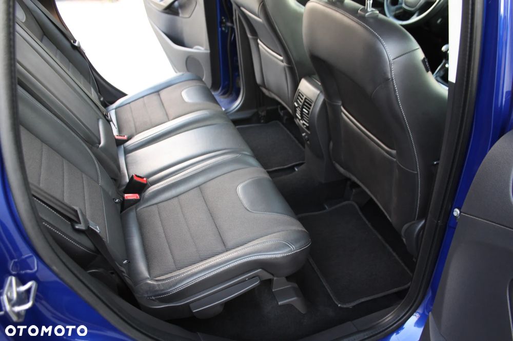 Ford Kuga 1.6 EcoBoost 2x4 Titanium - 39