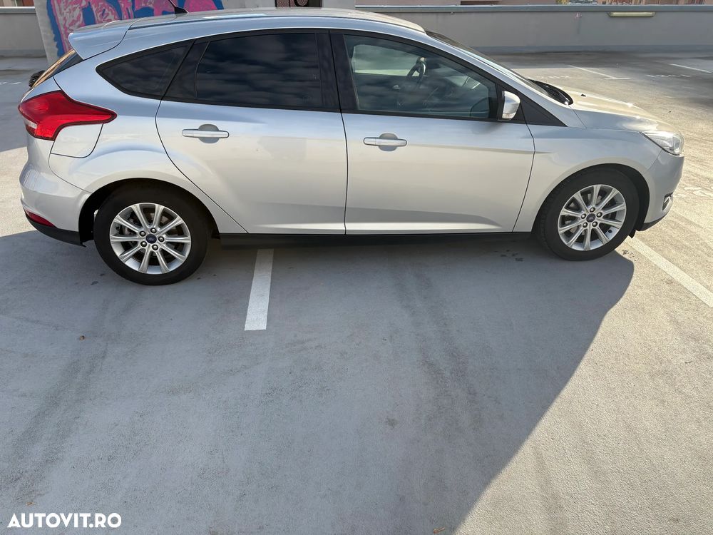 Ford Focus 1.0 EcoBoost Trend - 9
