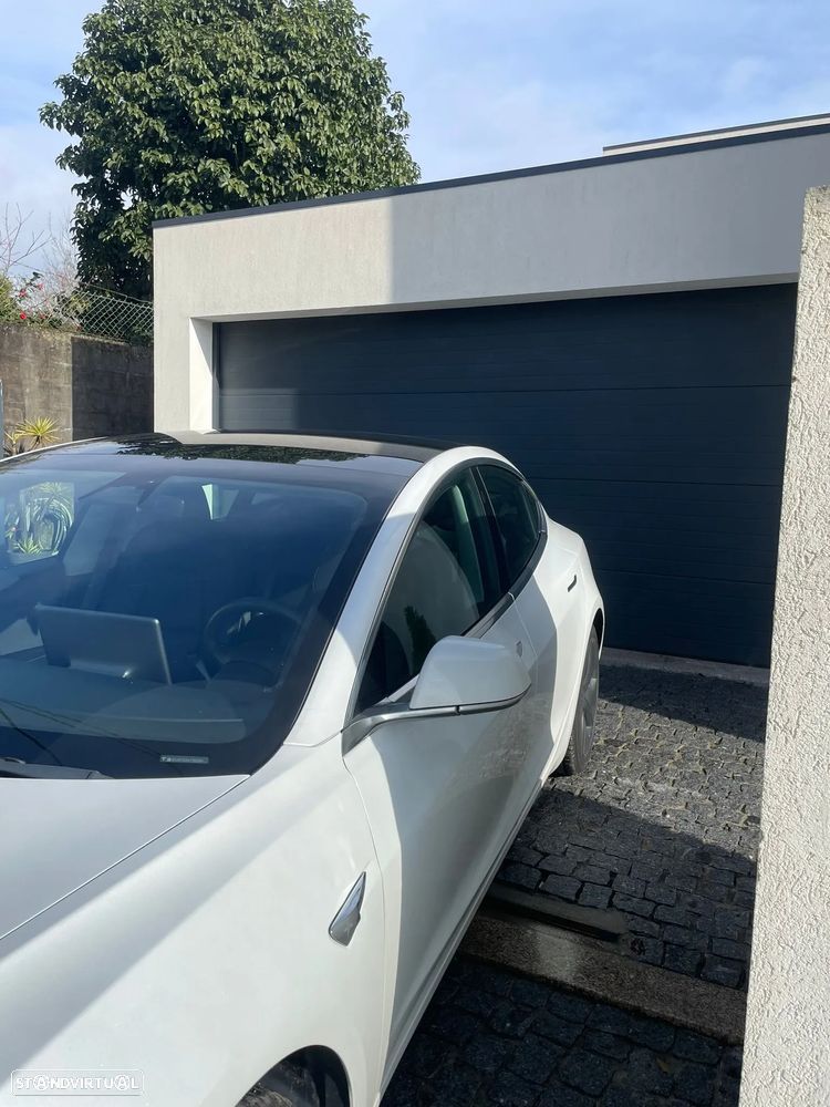 Tesla Model 3 Standard Range Plus RWD - 3
