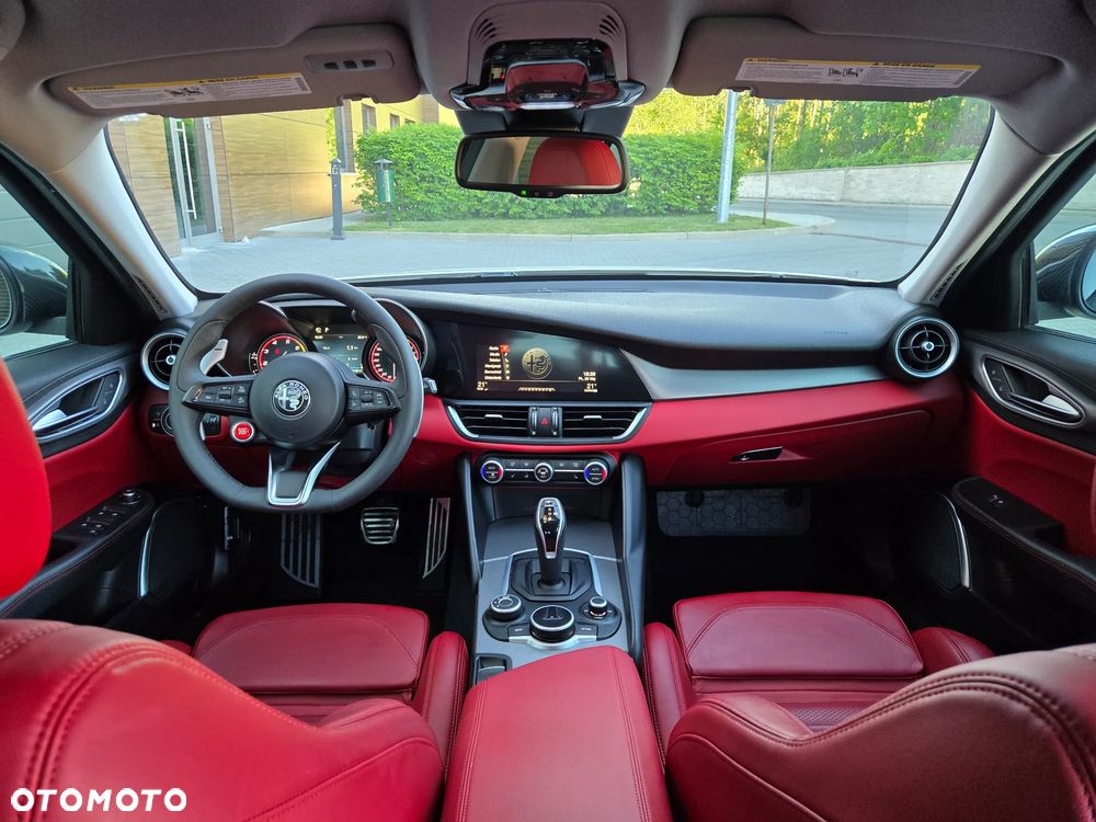 Alfa Romeo Giulia 2.0 Turbo 16V AT8 Veloce Ti - 31