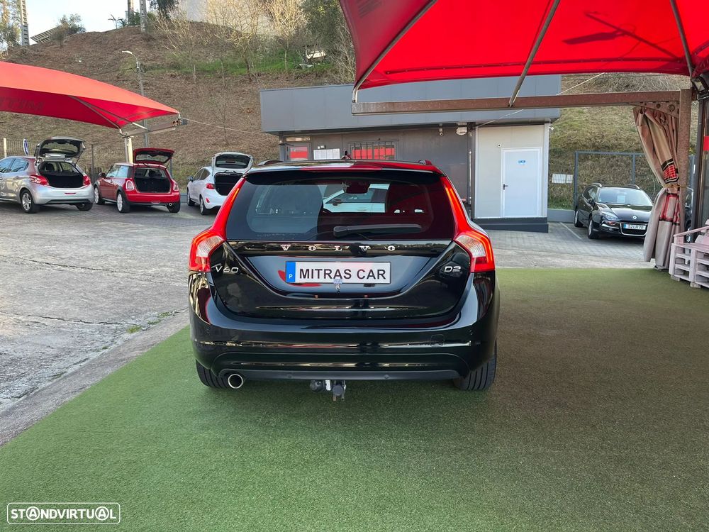 Volvo V60 2.0 D2 Momentum Drive - 4
